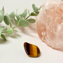 Load image into Gallery viewer, Strength Box Tigers Eye Crystal Gift Set