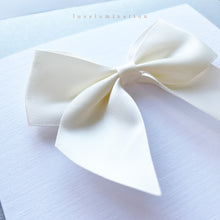 Load image into Gallery viewer, Personalised 'Just Married' Wedding Day Card 00772
